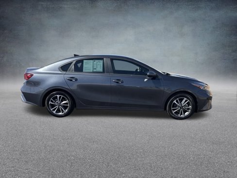 Used 2023 Kia Forte LXS image 2