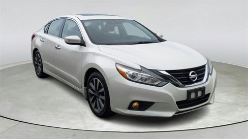 Used 2017 Nissan Altima 2.5 SV w/ Convenience Package image 1