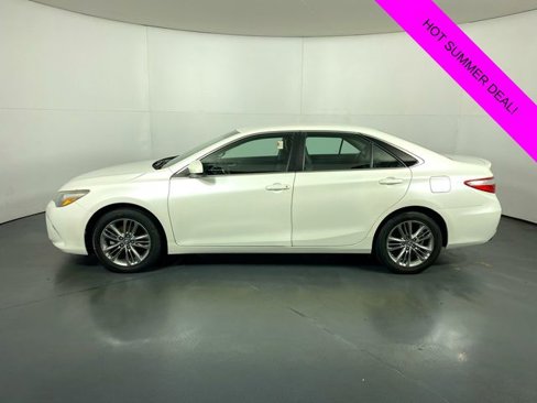 Used 2017 Toyota Camry SE image 30