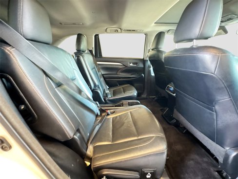 Used 2015 Toyota Highlander XLE image 30