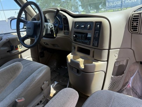 Used 1998 GMC Safari SLE image 10