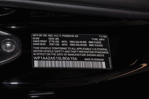 Certified 2025 Porsche Macan image 30