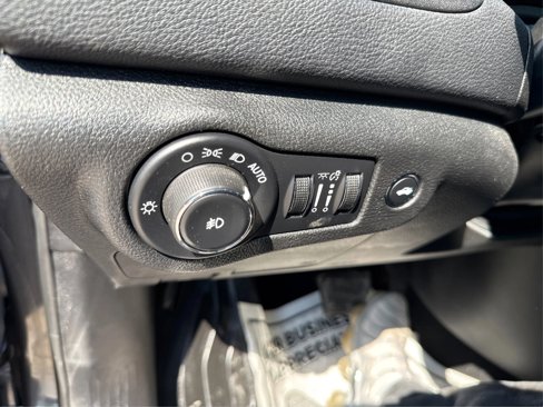 Used 2016 Chrysler 200 S w/ Navigation & Sound Group I image 17