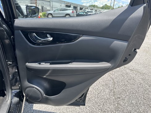 Used 2022 Nissan Rogue Sport SL w/ Premium Package image 16