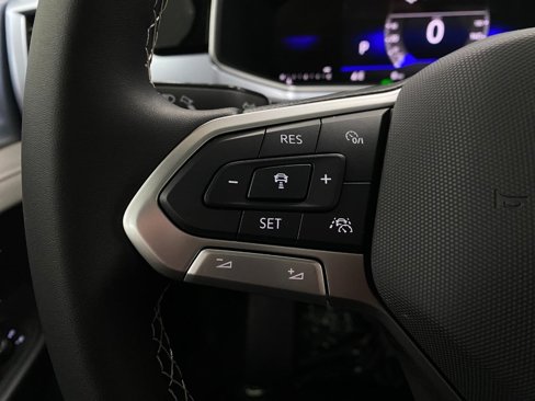 New 2025 Volkswagen Taos SE image 19