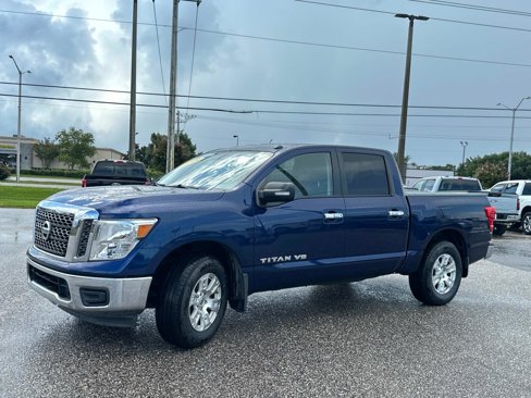 Used 2018 Nissan Titan SV image 8