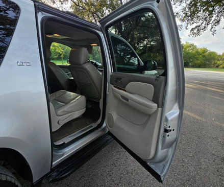 Used 2013 Chevrolet Suburban LTZ image 20
