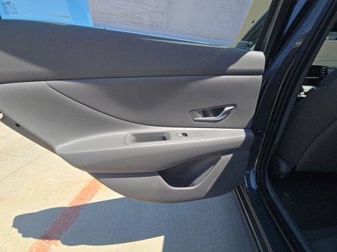 New 2025 Hyundai Elantra SE image 21
