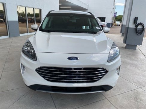 Certified 2022 Ford Escape Titanium w/ Titanium Elite Package image 3