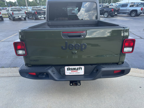 Used 2023 Jeep Gladiator Sport image 6