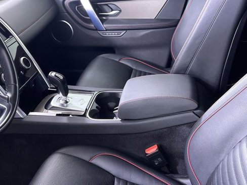 Used 2020 Land Rover Discovery Sport SE R-Dynamic image 21