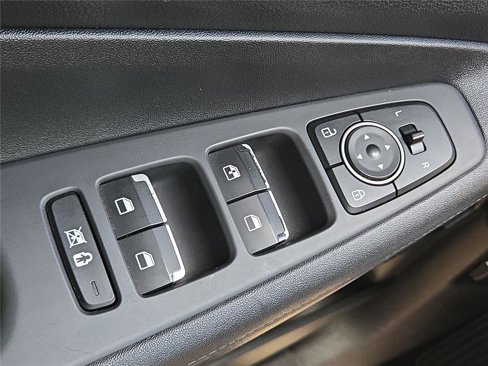 Used 2019 Hyundai Santa Fe SE image 28