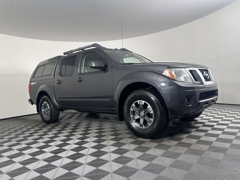 Used 2015 Nissan Frontier PRO-4X image 1