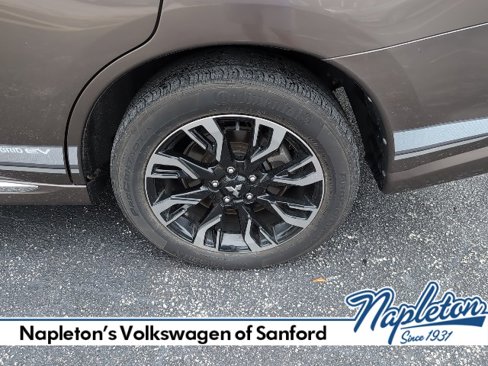 Used 2018 Mitsubishi Outlander SEL image 6