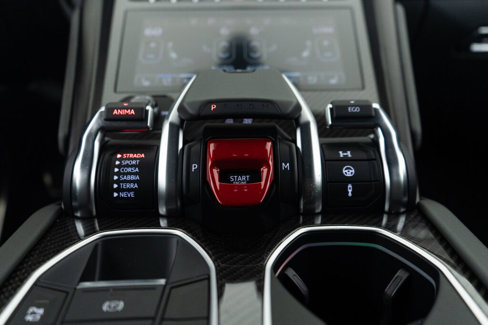 Used 2022 Lamborghini Urus image 22