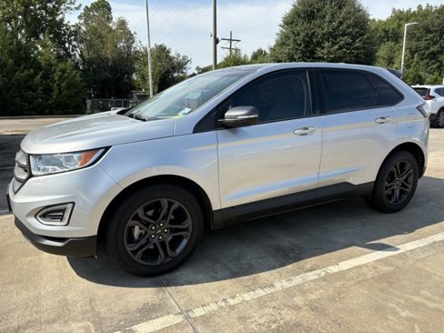 Used 2018 Ford Edge SEL w/ Equipment Group 201A image 2
