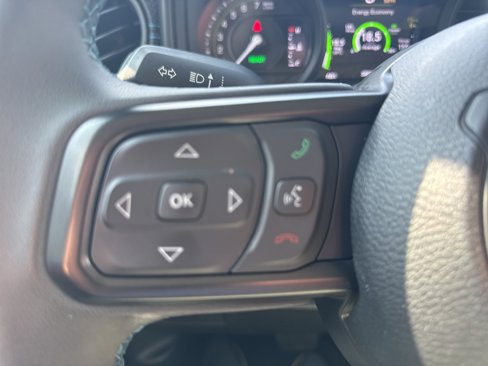Used 2024 Jeep Wrangler Unlimited Rubicon 4xe image 13