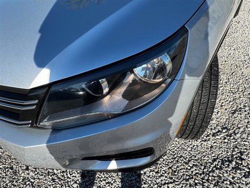 Used 2013 Volkswagen Tiguan S image 17