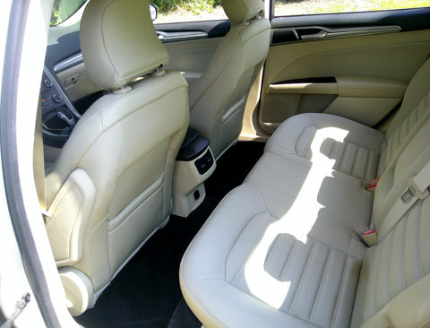 Used 2015 Ford Fusion SE image 39