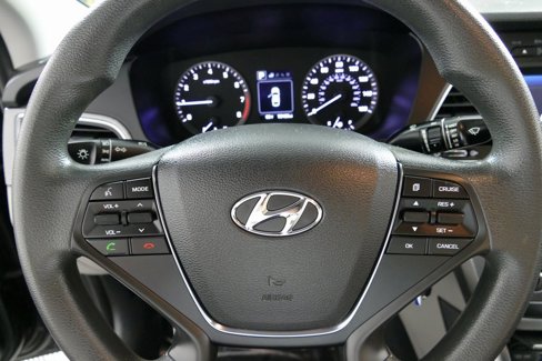 Used 2017 Hyundai Sonata SE image 16