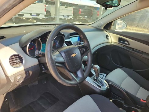 Used 2016 Chevrolet Cruze LS image 2