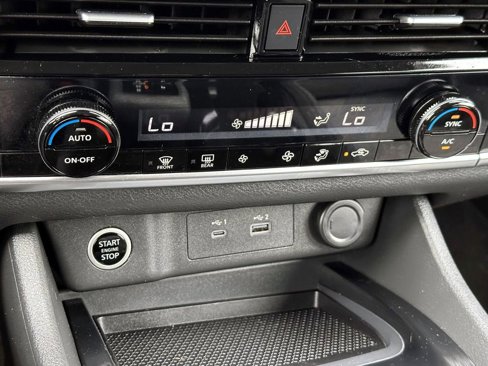 Certified 2022 Nissan Rogue SV image 31