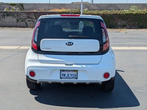 Used 2019 Kia Soul + image 10
