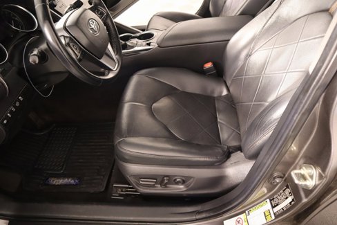 Used 2019 Toyota Camry LE image 12