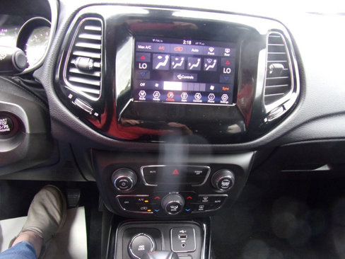 Used 2020 Jeep Compass Latitude image 25