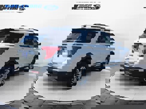 Certified 2021 Ford Explorer XLT w/ Equipment Group 202A image 5