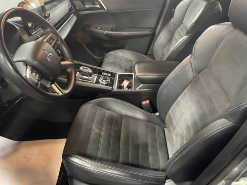 Used 2022 Mitsubishi Outlander SEL Black Edition image 9
