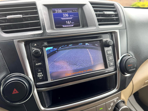 Used 2013 Toyota Highlander SE image 20