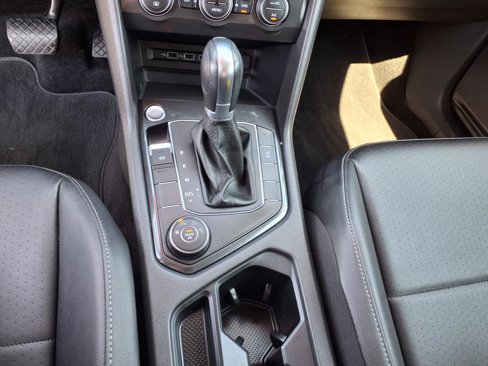 Used 2019 Volkswagen Tiguan SE image 16