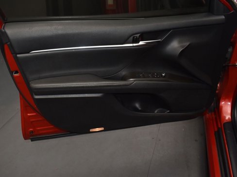 Used 2023 Toyota Camry XSE image 11