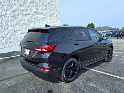 Used 2023 Chevrolet Equinox LS w/ LS Convenience Package image 3
