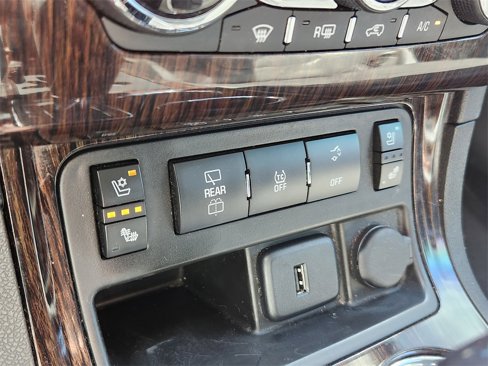 Used 2016 Chevrolet Traverse LTZ image 24