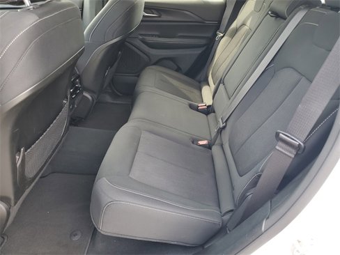 Used 2023 Jeep Grand Cherokee Laredo image 21
