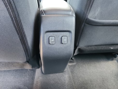 Used 2022 Nissan Kicks SV image 32