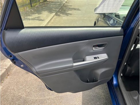 Used 2012 Toyota Prius V Five image 18
