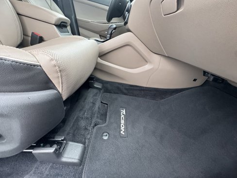 Used 2019 Hyundai Tucson Ultimate w/ Cargo Package image 24