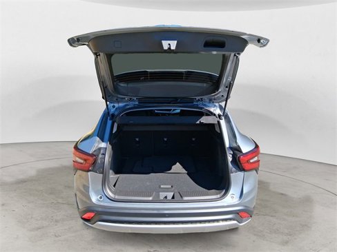 New 2025 Chevrolet Trax LT w/ Driver Confidence Package image 16