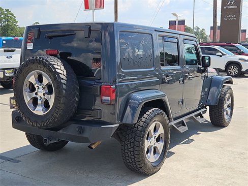 Used 2016 Jeep Wrangler Unlimited Sahara w/ Connectivity Group image 7