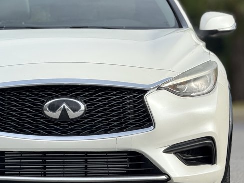 Used 2018 INFINITI QX30 image 14