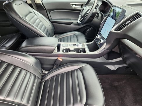 Used 2023 Ford Edge SEL image 13