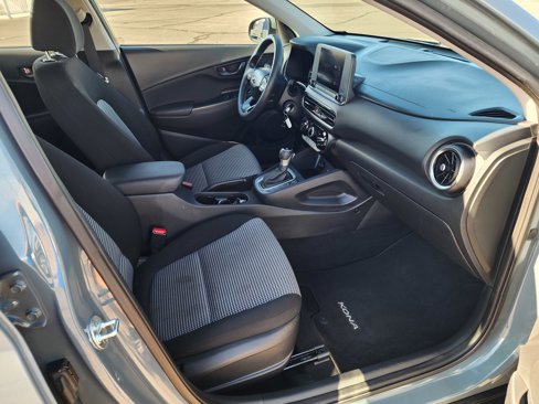 Used 2022 Hyundai Kona SE w/ Cargo Package image 12