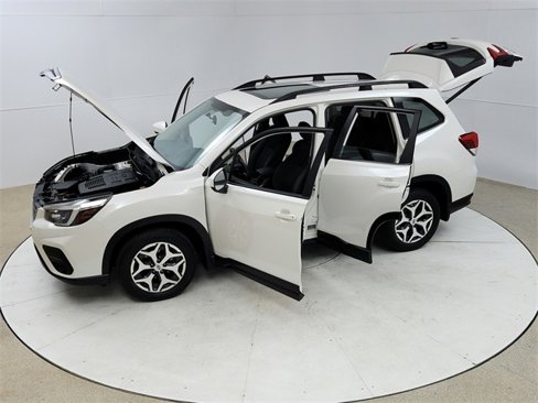 Used 2021 Subaru Forester Premium image 22