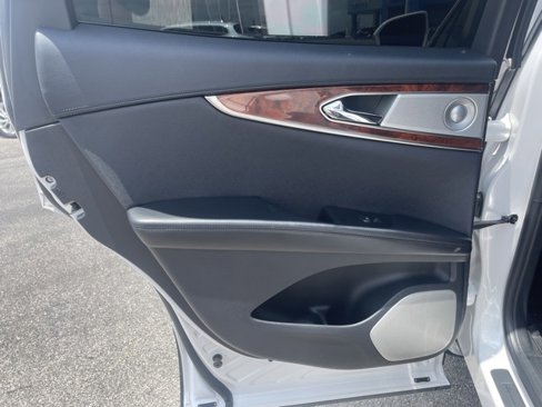 Used 2019 Lincoln Nautilus Reserve w/ Ultimate Package image 17