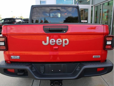 Used 2021 Jeep Gladiator Overland image 8