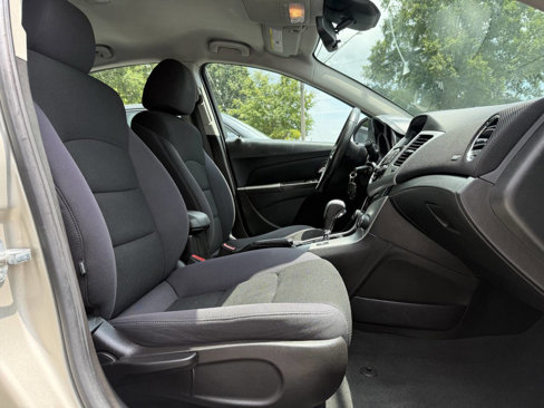Used 2013 Chevrolet Cruze LT image 14