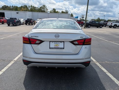 Used 2024 Nissan Altima 2.5 SV image 4